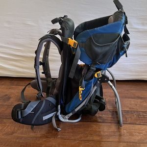 Deuter Kid Comfort II in blue and black